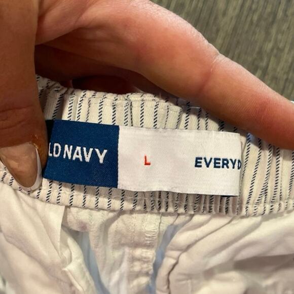 Old Navy Everyday Shorts High Rise Cotton Blend Stretch Stripe Blue White Size L - Picture 6 of 8
